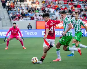 Ten Hag a bal oldali védők helyzetétről